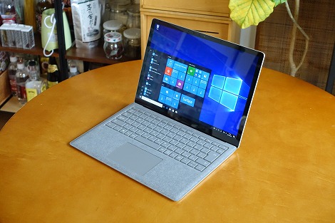 Surface Laptop���r���[
