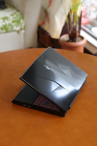 Alienware M11x���r���[