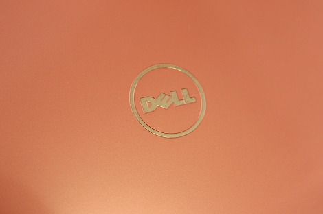 Inspiron 11z�`�F���[���b�h