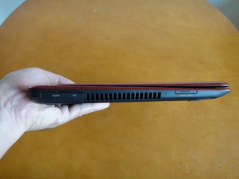 Inspiron 13z右側面