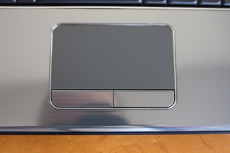 Inspiron 15R�^�b�`�p�b�h