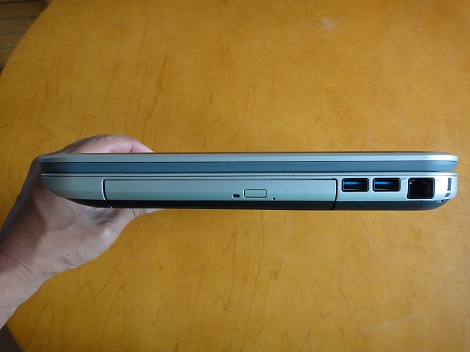 Inspiron 15R�E���ʕ�