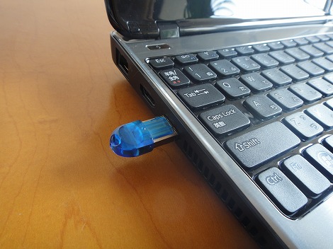 �J�[�h���[�_�[