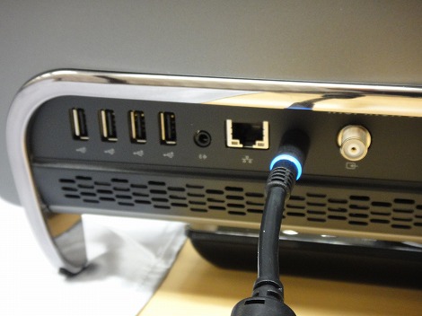 Inspiron One 2310�w�ʕ�