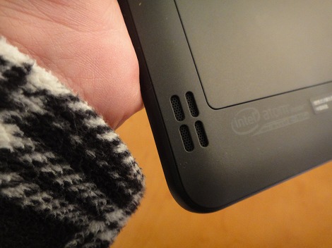 Latitude 10�X�s�[�J�[