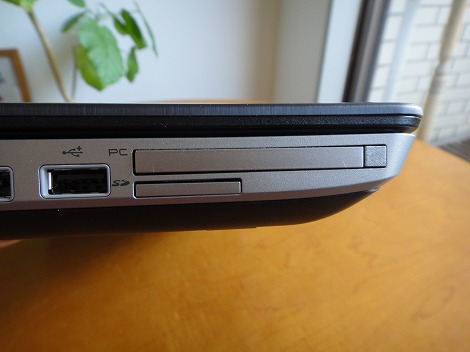 Latitude E5520 PC�J�[�h�X���b�g