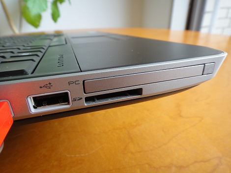 Latitude E5520���r���[