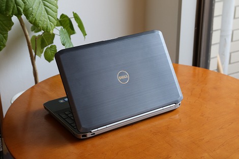 Latitude E5520���r���[