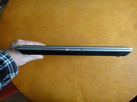 Latitude E6320�O�ʕ�