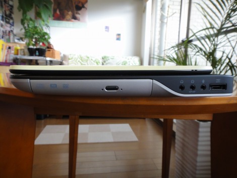 XPS 15 design studio�E���ʕ�