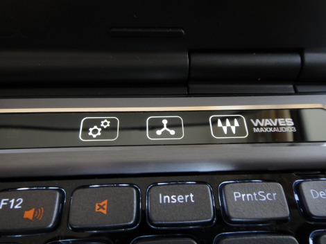 XPS 15 design studio�R���g���[���o�[