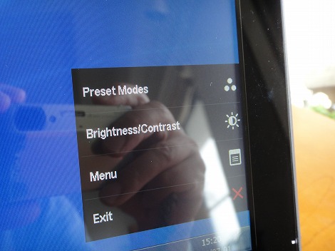 ���j���[