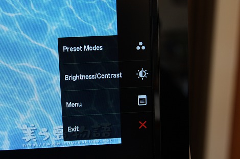 ���j���[