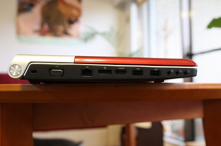 Studio XPS 16�����ʕ�