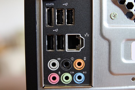 Studio XPS 7100�w�ʏ㕔