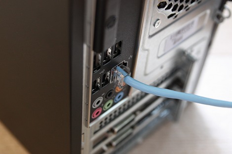 LAN�P�[�u��