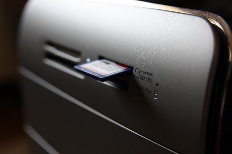 �J�[�h���[�_�[