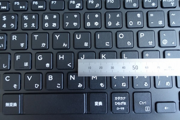 Vostro 15 3000(3581)�̃L�[�s�b�`