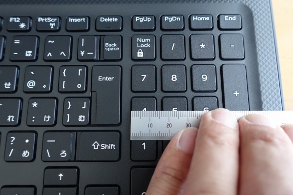 Vostro 15 3000(3581)�̃e���L�[