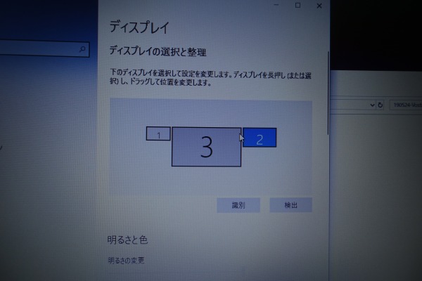 Vostro 15 3000(3581)��HDMI�[�q��VGA�[�q�𓯎����p