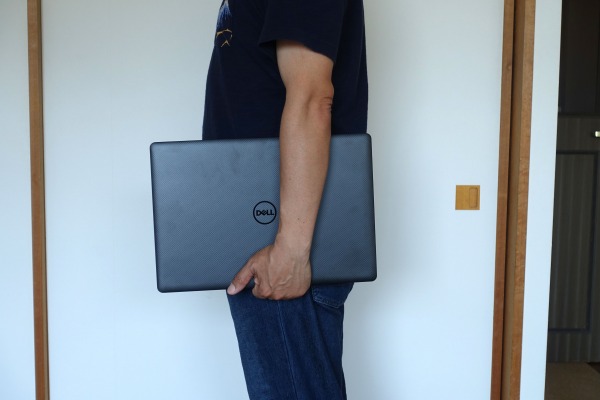 Vostro 15 3000(3581)��e�ɕ����Ď����Ă݂�