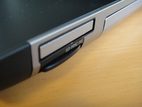 Vostro 3500 �J�[�h���[�_