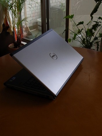 Vostro 3700 �V���o�[