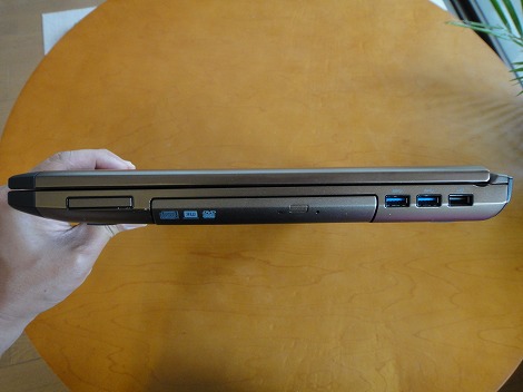 Vostro 3750�E���ʕ�