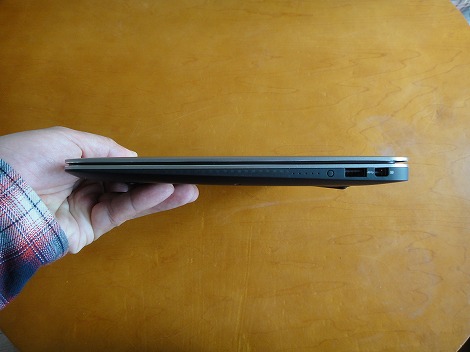 XPS 13�E���ʕ�