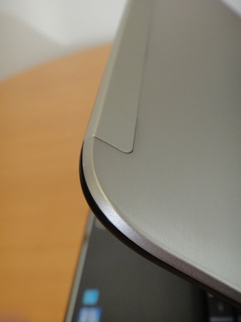 XPS 15 �w�A���C�� 