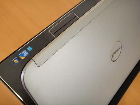 XPS 15 �f�U�C�� 