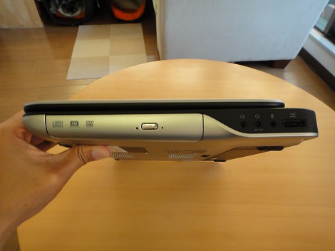 XPS 15�E���ʕ�