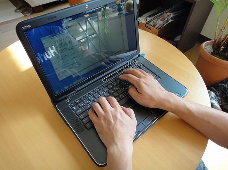 ���͑���