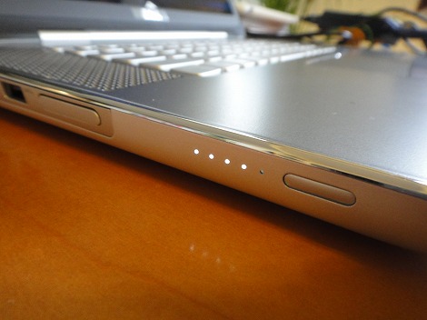 �o�b�e���X�e�[�^�X���C�g