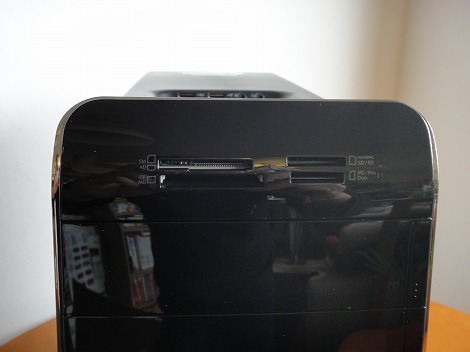 �J�[�h���[�_�[