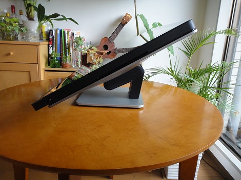 XPS One 27 �^�b�`�p�l�����ڃ��f�����r���[