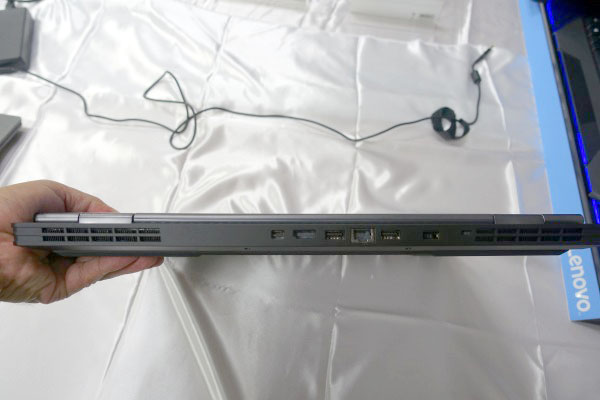 ���m�{ Legion Y740(17)�̔w�ʕ�