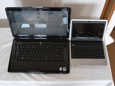 Inspiron 15��Inspiron Mini 9�̔�r