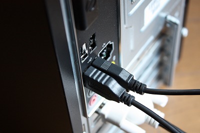 �L�[�{�[�h�ƃ}�E�X�̐ڑ�